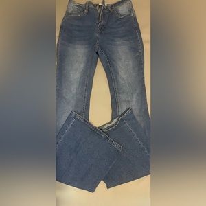 BRAND NEW, NEVER WORN! great quality jeans! Wide-ended! High rise!